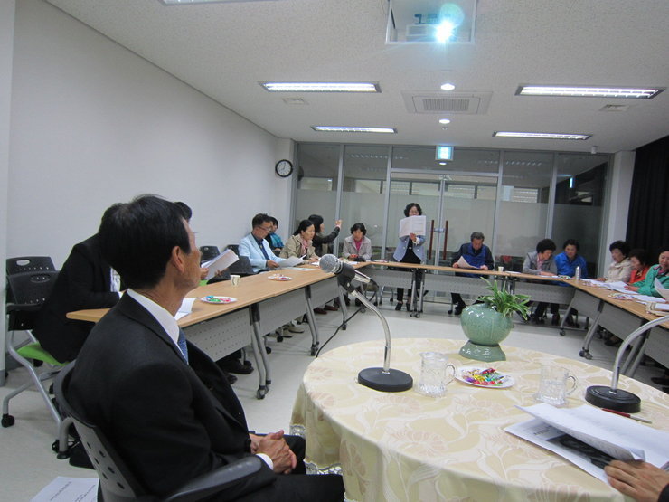 화요일 밤의 초대손님(양치중 시인) 2012. 4. 24 게시글 관련 사진